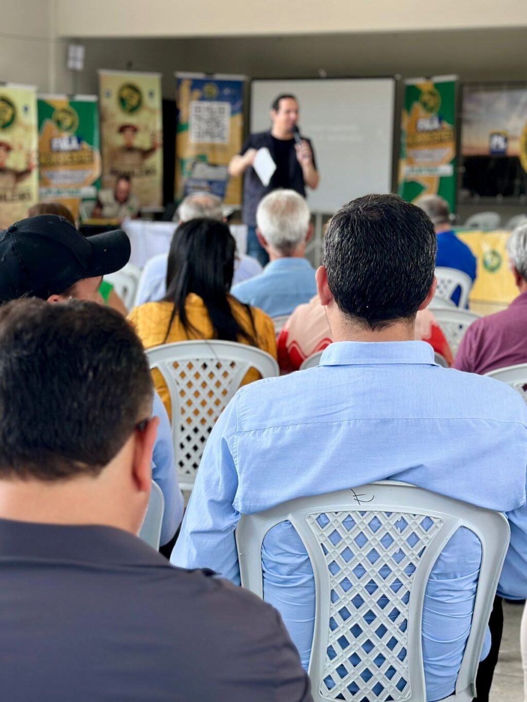 8f179efd-8a70-4621-a6a1-2e751cac9090