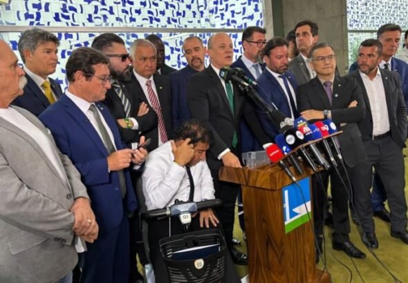 oposicao-apresenta-pedido-impeachment-848x477